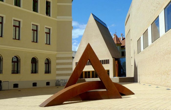 Rememberence of a desire, Corten 2013, H 3 m, Place of Government 2015, Vaduz Liechtenstein