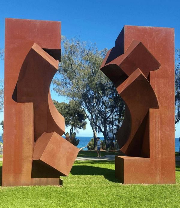 Fragmented Future, Corten steel 2015, H  5 m, Nordart Germany 2015