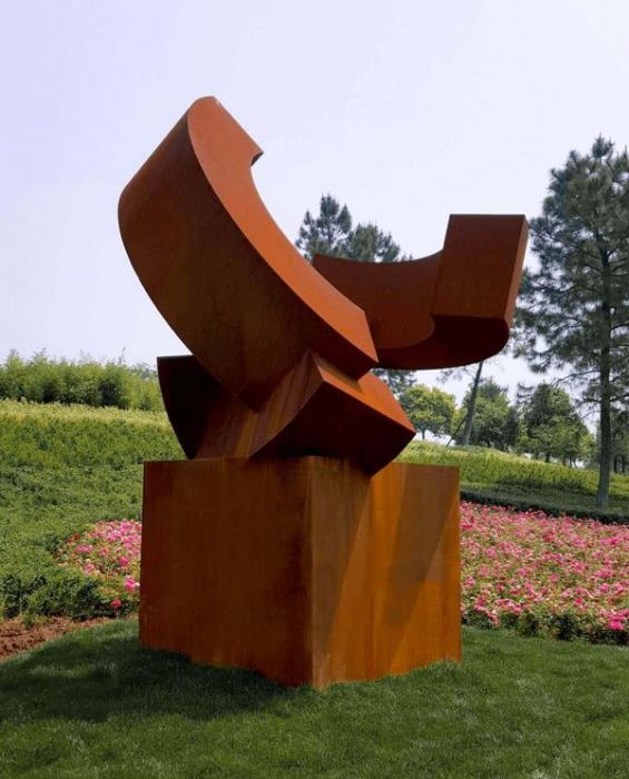 Connecting Continents, Corten steel 2016, H 4,5 m, Yiwu Sculpture Park, Zhejiang China